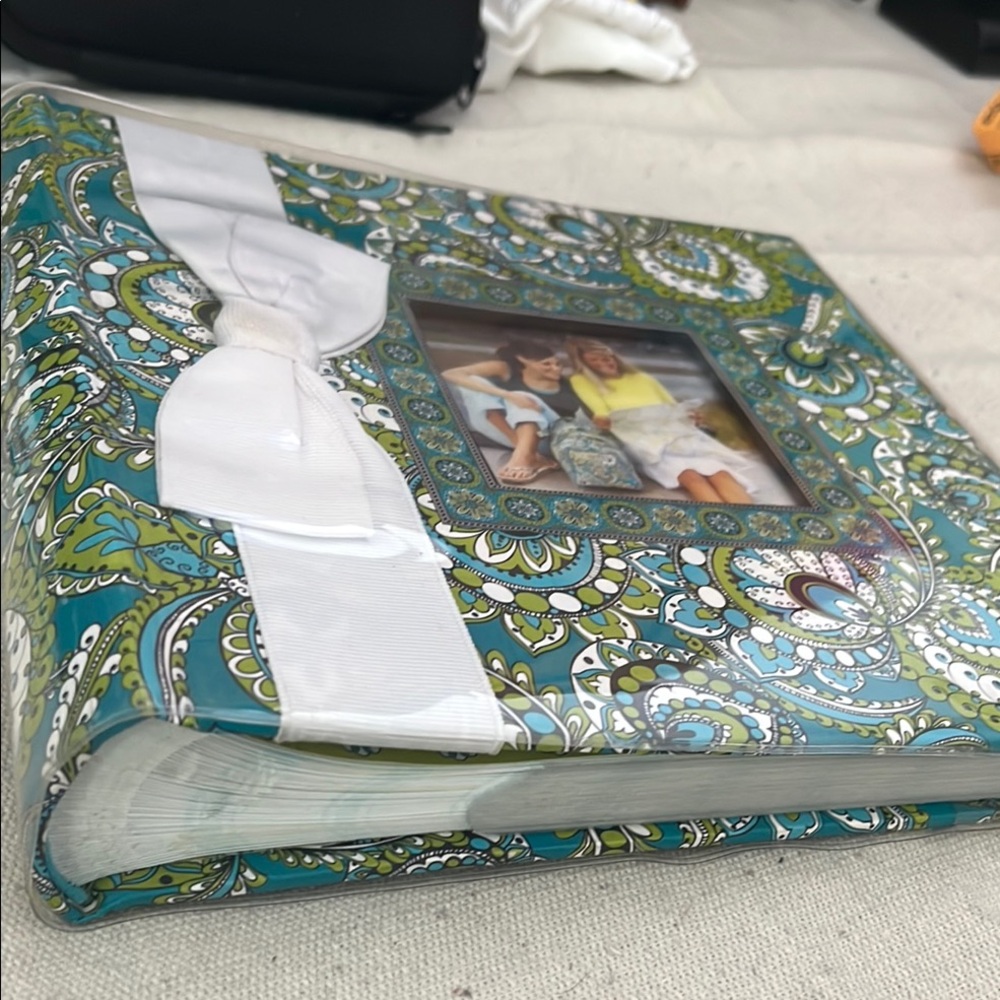 Very Bradley photo Album- Green Teal Paisley with White Bow NEW - Picture 6 of 7